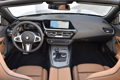 Uus BMW Z40