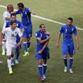 FOTOD: Uruguay alistas skandaalses mängus Itaalia! Suarez hammustas vastast, kuid ei saanud isegi kollast kaarti