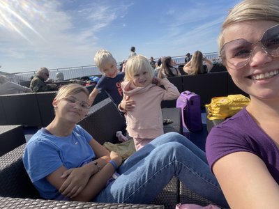 Kolme lapsega Helsingisse ja Stockholmi