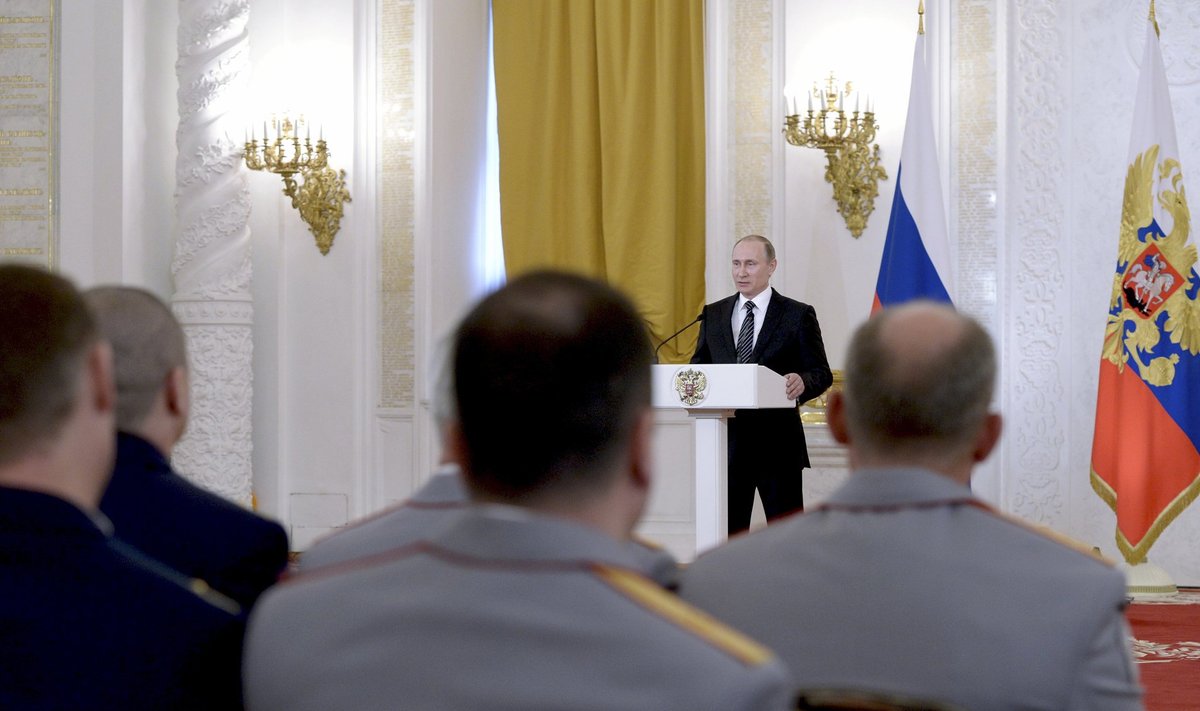Venemaa president Vladimir Putin Süürias käinud sõjaväelaste autasustamisstseremoonial Kremlis. 